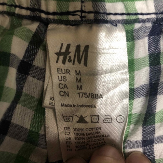 H&M(エイチアンドエム)のH&M ハーフパンツ 半ズボン(チェック柄) メンズのパンツ(ショートパンツ)の商品写真