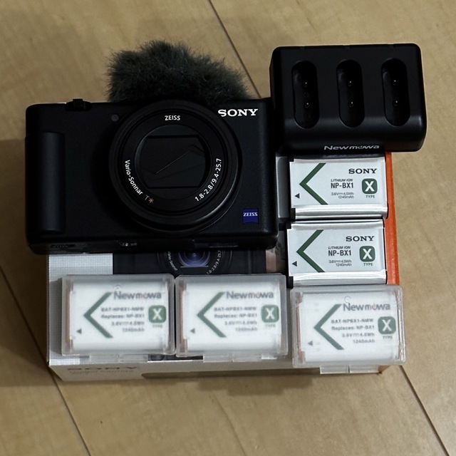 SONY(ソニー)のSONY VLOGCAM ZV-1 スマホ/家電/カメラのカメラ(ビデオカメラ)の商品写真