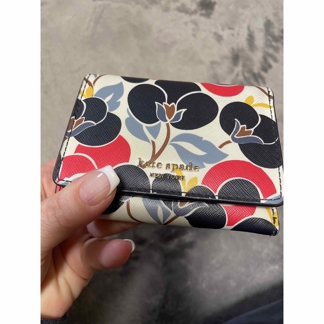 kate spade new york(ケイトスペードニューヨーク)のケイトスペイド　三つ折り財布 レディースのファッション小物(財布)の商品写真