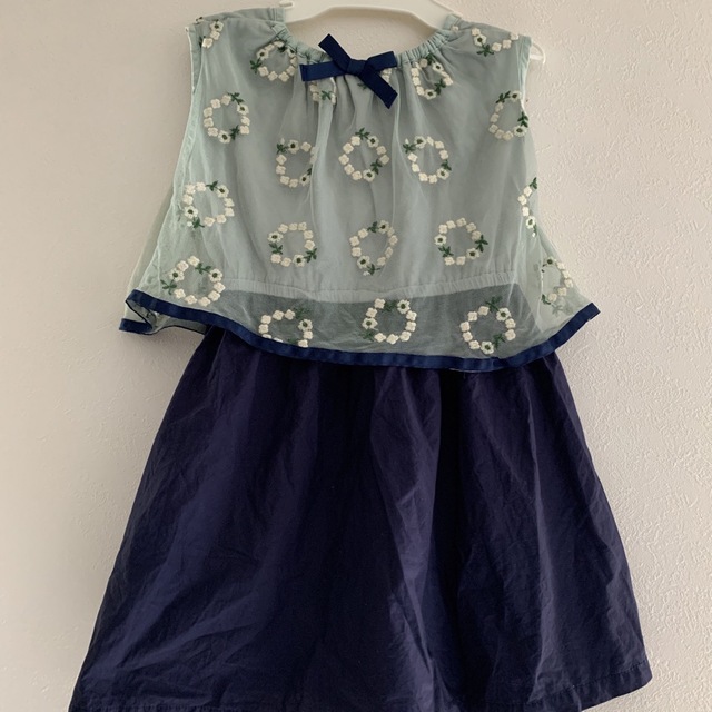 apres les cours(アプレレクール)のワンピース　110 キッズ/ベビー/マタニティのキッズ服女の子用(90cm~)(ワンピース)の商品写真