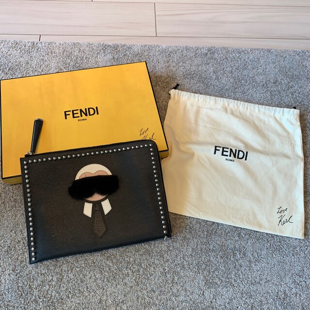 FENDI クラッチバッグ　カールラガーフェルド