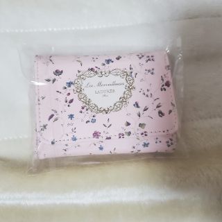 ラデュレ(LADUREE)の新品 GLOW 12月号付録 レ・メルヴェイ ユーズラデュレ 三つ折り ミニ財布(財布)