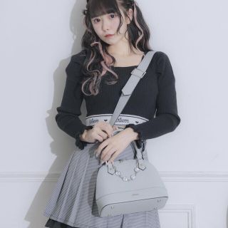 【新品未使用】ビジュー付きpiumモノグラムミニバッグの通販 by ら