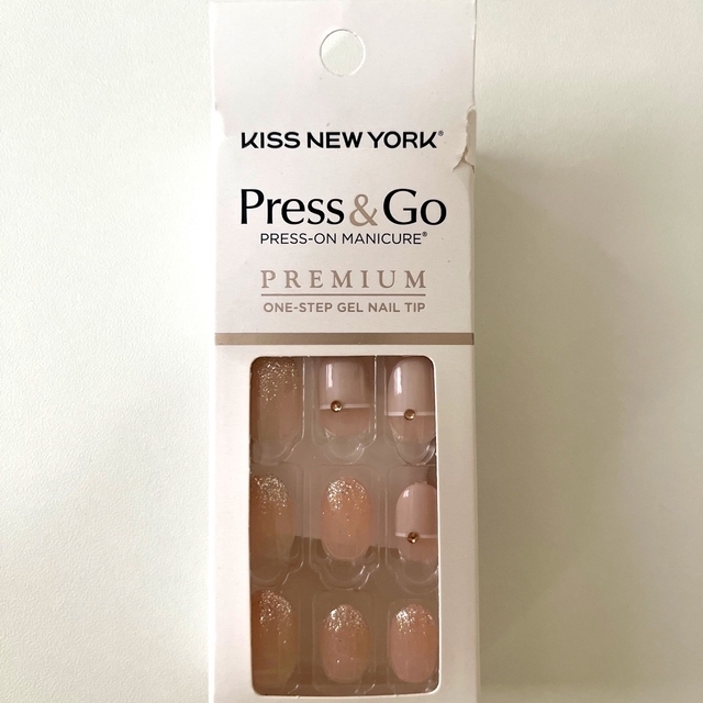 KISS NEW YORK Press＆Go BHJ13J ネイルチップ コスメ/美容のネイル(つけ爪/ネイルチップ)の商品写真