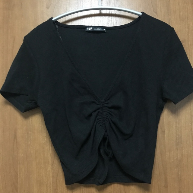 ZARA(ザラ)のZARA ザラ　トップス　ショート丈トップス レディースのトップス(カットソー(半袖/袖なし))の商品写真