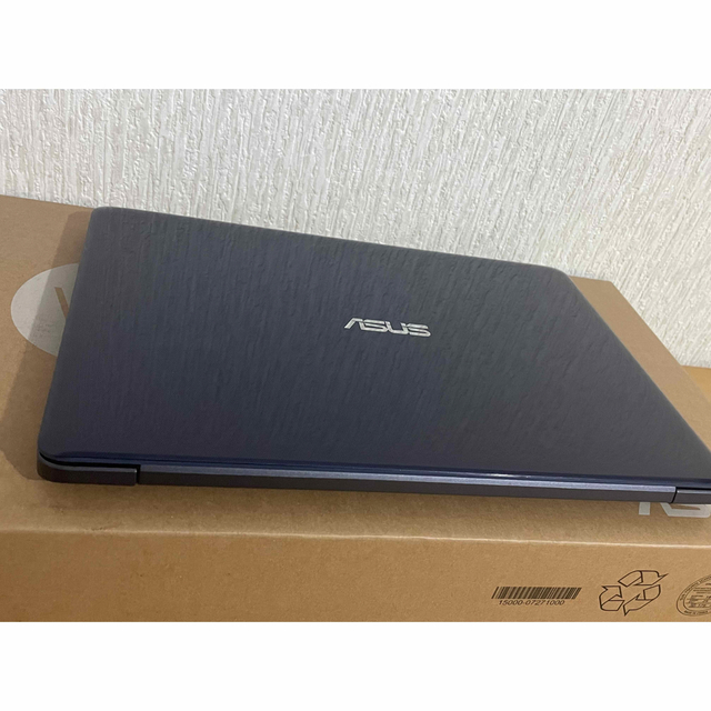 ASUS(エイスース)のASUS R207NA-FD151T  VivoBook  ノートパソコン  スマホ/家電/カメラのPC/タブレット(ノートPC)の商品写真