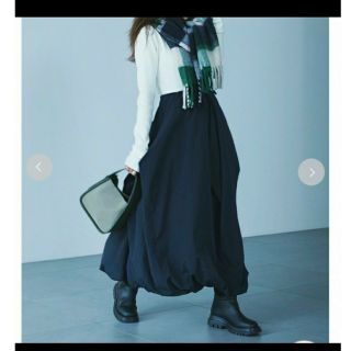 エミ(emmi)の新品【emmi atelier】撥水バルーンスカートBLK(ロングスカート)