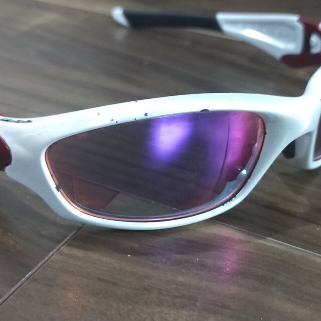 Oakley(オークリー)のOAKLEY 偏光サングラス Red&White フレームあり メンズのファッション小物(サングラス/メガネ)の商品写真