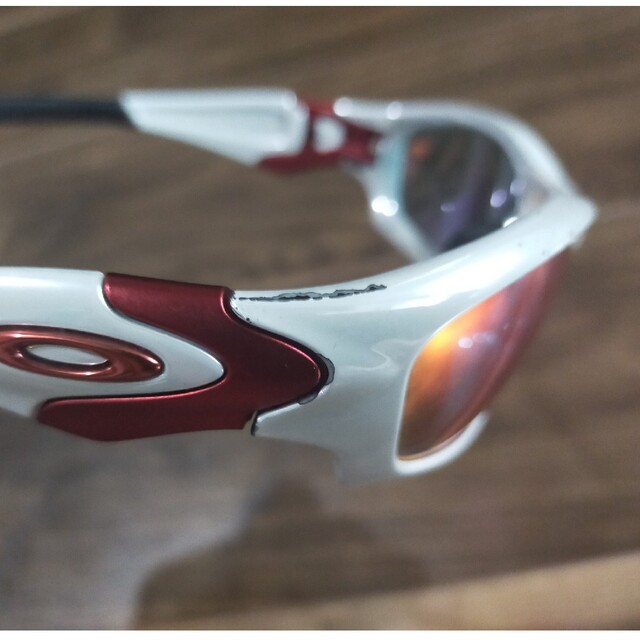 Oakley(オークリー)のOAKLEY 偏光サングラス Red&White フレームあり メンズのファッション小物(サングラス/メガネ)の商品写真