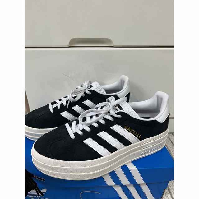 靴/シューズadidas GAZELLEスニーカー未使用新品