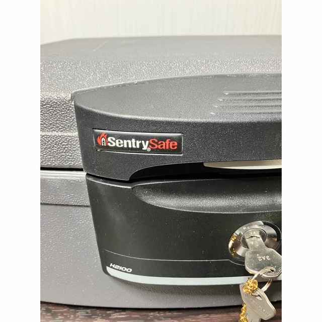 金庫 sentry safe H2100 美品 インテリア/住まい/日用品の日用品/生活雑貨/旅行(防災関連グッズ)の商品写真