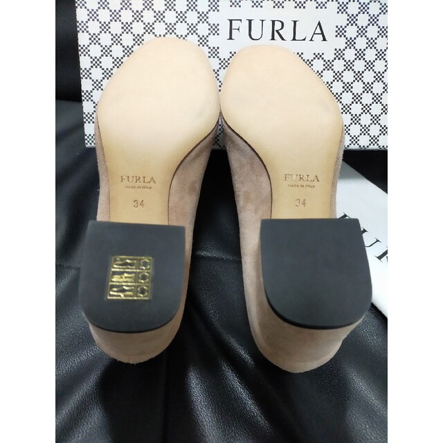 Furla(フルラ)のFURLA フルラ ピンクベージュ 太ヒール パンプス 新品未使用品 レディースの靴/シューズ(ハイヒール/パンプス)の商品写真