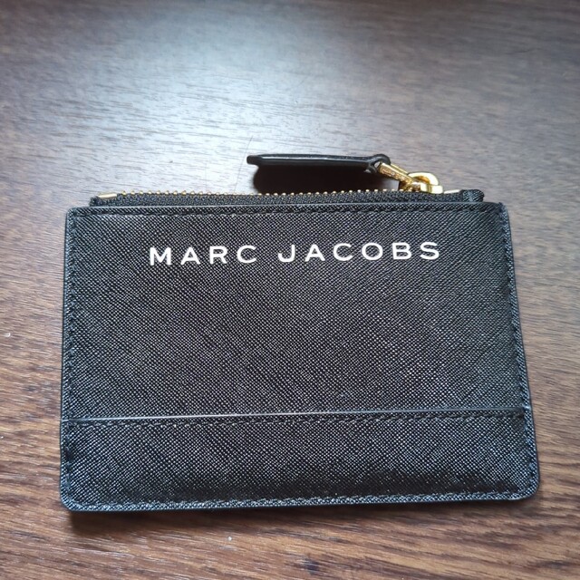 ☆再SALE ！MARC JACOBS マークフラグメントケースけ