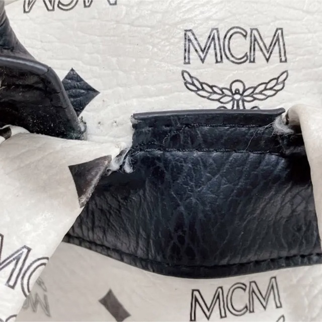 MCM - MCM ホワイト リュック Ｍサイズ エムシーエム 白の通販 by ♡'s ...