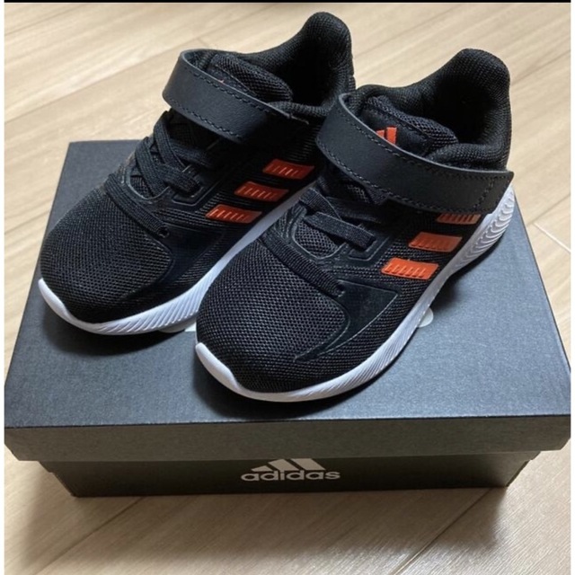 adidas(アディダス)のadidas ランファルコン 13cm キッズ/ベビー/マタニティのベビー靴/シューズ(~14cm)(スニーカー)の商品写真