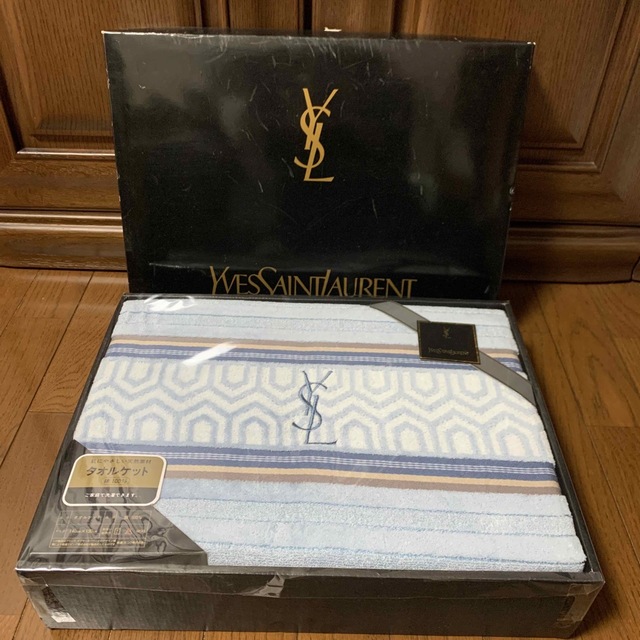 Yves Saint Laurent(イヴサンローラン)のmimyy様専用　YSLタオルケット　 キッズ/ベビー/マタニティの寝具/家具(タオルケット)の商品写真