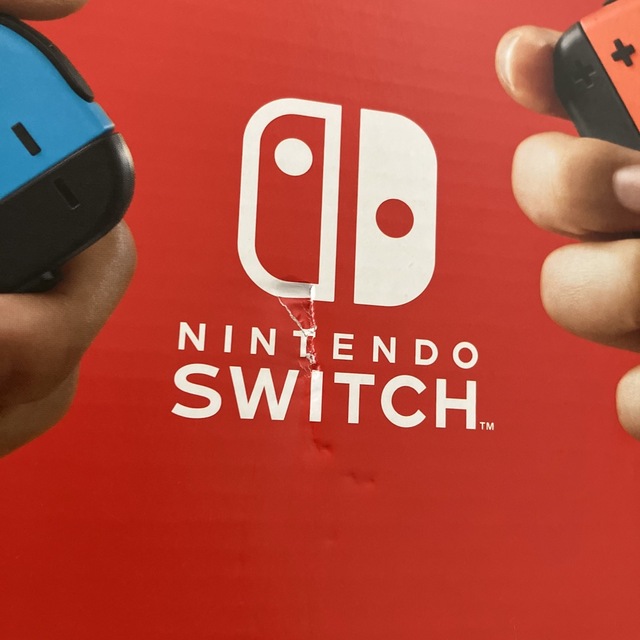 新品 Nintendo Switch ネオンブルー レッド 新パッケージ 小型