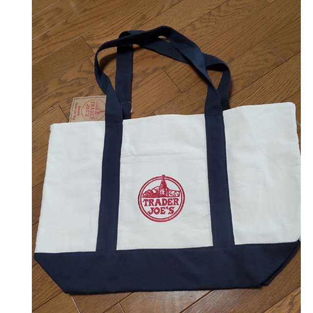 ☆新品未使用TRADER JOE’Sトレーダージョーズ　トートバッグ　タグ付き レディースのバッグ(エコバッグ)の商品写真