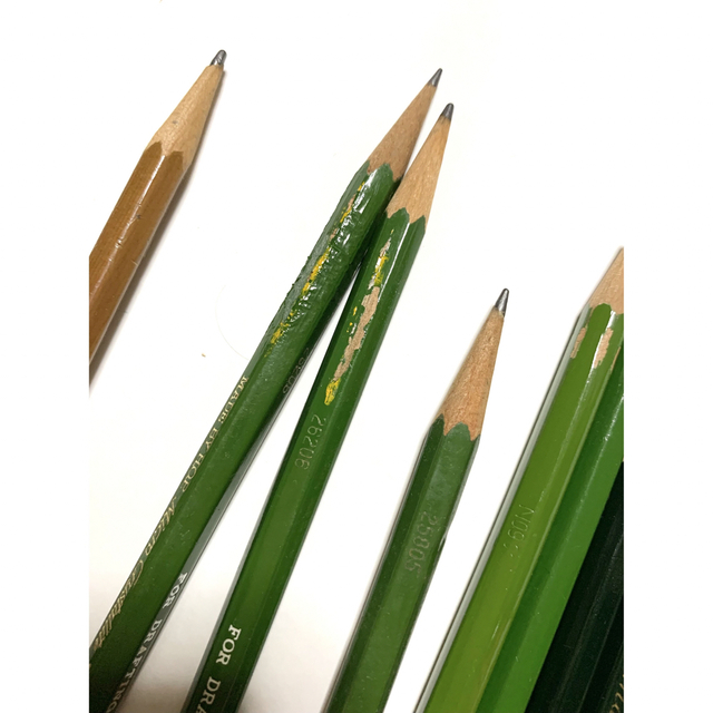 三菱鉛筆(ミツビシエンピツ)の送料無料　三菱鉛筆　トンボ　えんぴつセット エンタメ/ホビーのアート用品(鉛筆)の商品写真