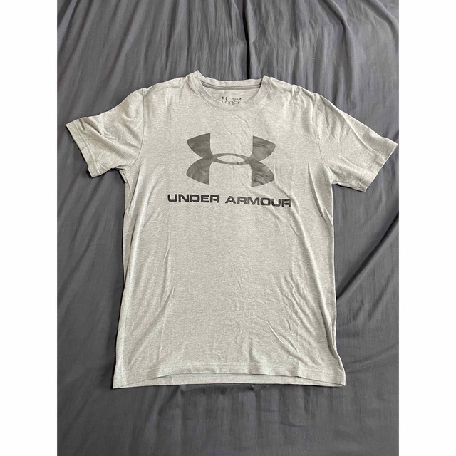 UNDER ARMOUR(アンダーアーマー)のUNDER ARMOR Tシャツ スポーツ/アウトドアのトレーニング/エクササイズ(トレーニング用品)の商品写真