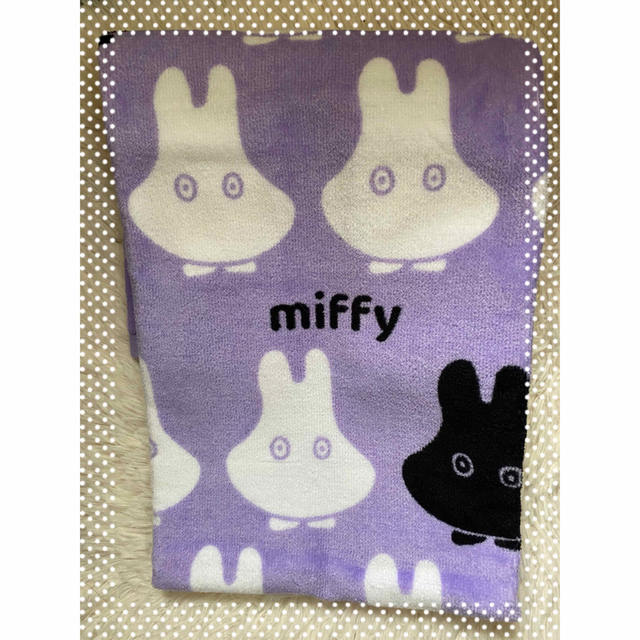 miffy(ミッフィー)のハンドタオル インテリア/住まい/日用品の日用品/生活雑貨/旅行(タオル/バス用品)の商品写真