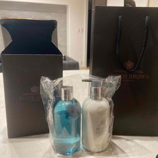 モルトンブラウン(MOLTON BROWN)のMOLTON BROWNサイプレス＆シーフェンネル ボディケア  300ml×2(ボディソープ/石鹸)