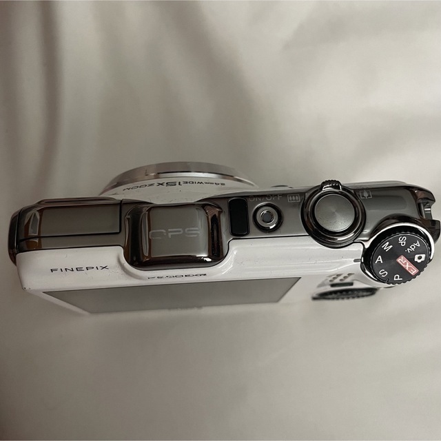 フジフィルム FINEPIX ホワイト スマホ/家電/カメラのカメラ(コンパクトデジタルカメラ)の商品写真
