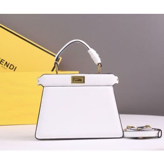 フェンディ ピーカブー(ホワイト/白色系)の通販 100点以上 | FENDIを フェンディ ピーカブー(ホワイト/白色系)の通販 100点以上 | FENDIを