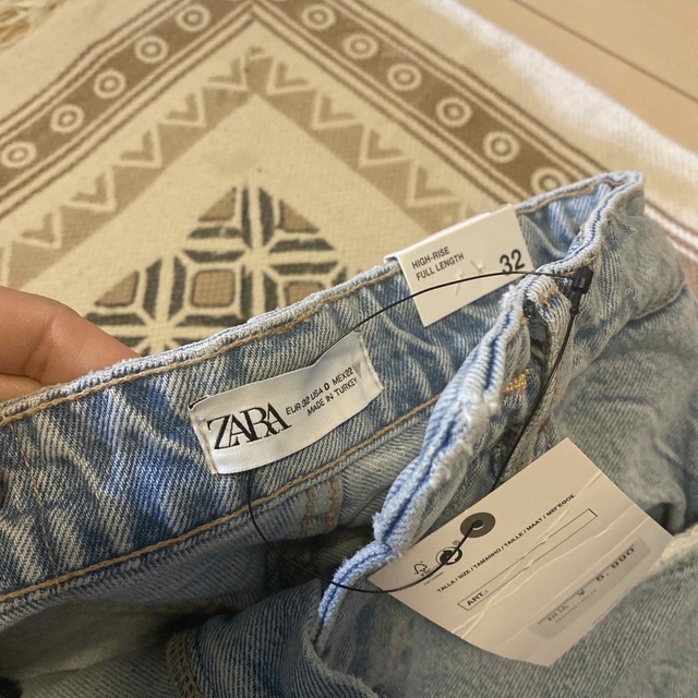 ZARA(ザラ)のZARA ハイライズ　デニムパンツ　32 レディースのパンツ(デニム/ジーンズ)の商品写真