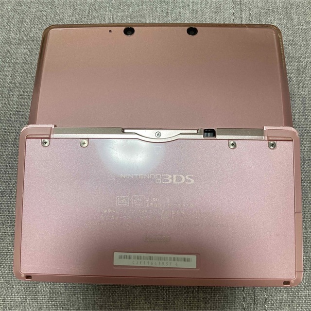 ニンテンドー3DS(ニンテンドー3DS)のニンテンドー 3DS 本体　misty pink エンタメ/ホビーのゲームソフト/ゲーム機本体(携帯用ゲーム機本体)の商品写真