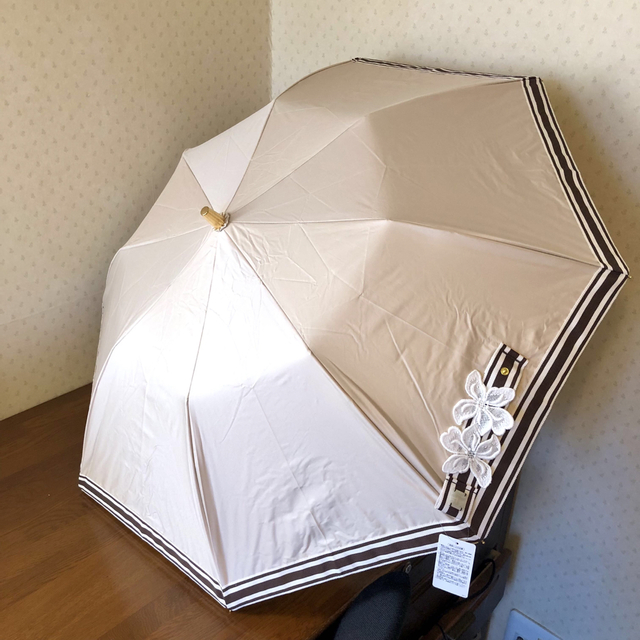 ★新品★アシーナニューヨーク 折りたたみ晴雨兼用傘 ベージュ ストライプ レース