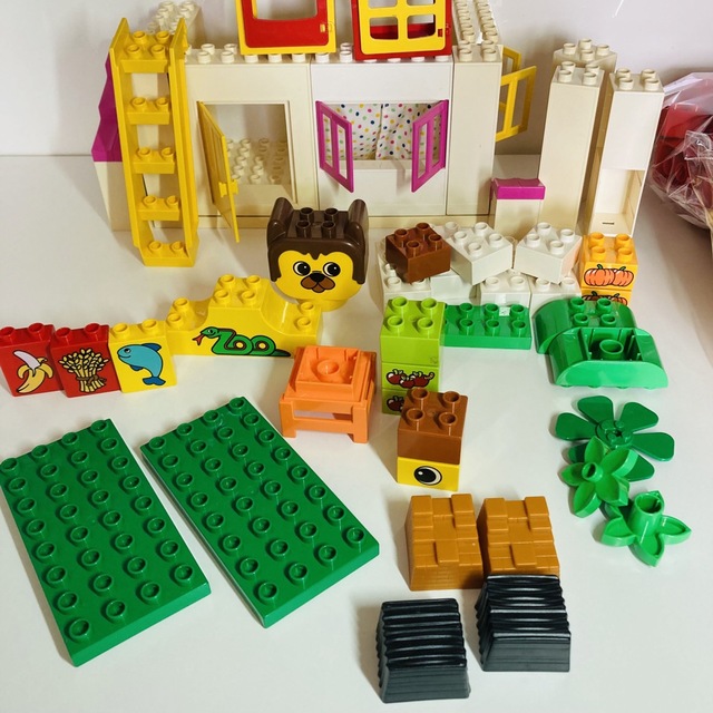 Lego(レゴ)のLEGO duplo レゴ　デュプロ　まとめ売り　大量　動物　フィグ　人形 キッズ/ベビー/マタニティのおもちゃ(積み木/ブロック)の商品写真