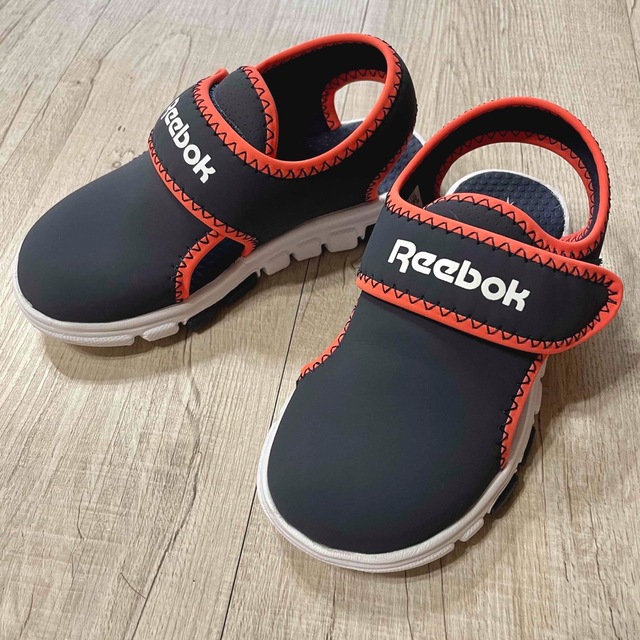 Reebok(リーボック)の【新品】リーボック　ウェーブグライダー III  サンダル　16.0 キッズ/ベビー/マタニティのキッズ靴/シューズ(15cm~)(サンダル)の商品写真