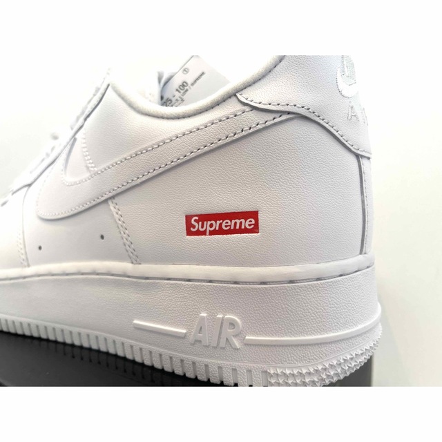 Supreme(シュプリーム)のSupreme®︎ x Nike®︎ Air Force 1 Low White メンズの靴/シューズ(スニーカー)の商品写真