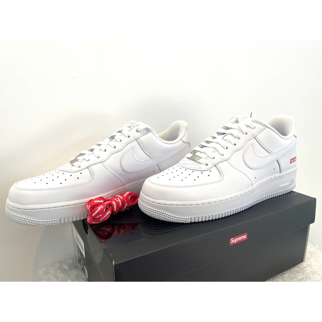 Supreme(シュプリーム)のSupreme®︎ x Nike®︎ Air Force 1 Low White メンズの靴/シューズ(スニーカー)の商品写真