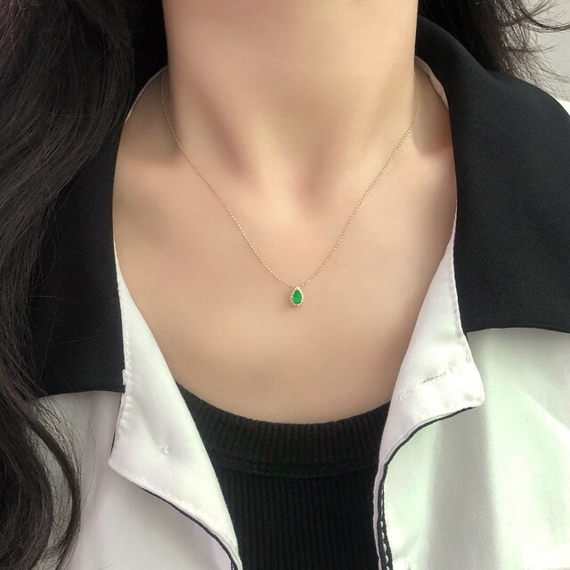 天然ダイヤモンド付きエメラルドネックレスk18の通販 by 天然