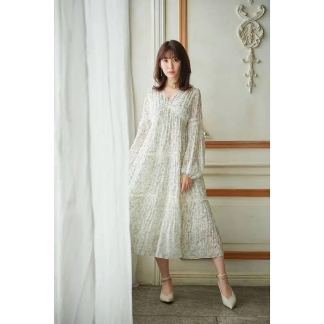 Her lip to(ハーリップトゥ)のherlipto Monotone Floral Pleated Dress  レディースのワンピース(ロングワンピース/マキシワンピース)の商品写真