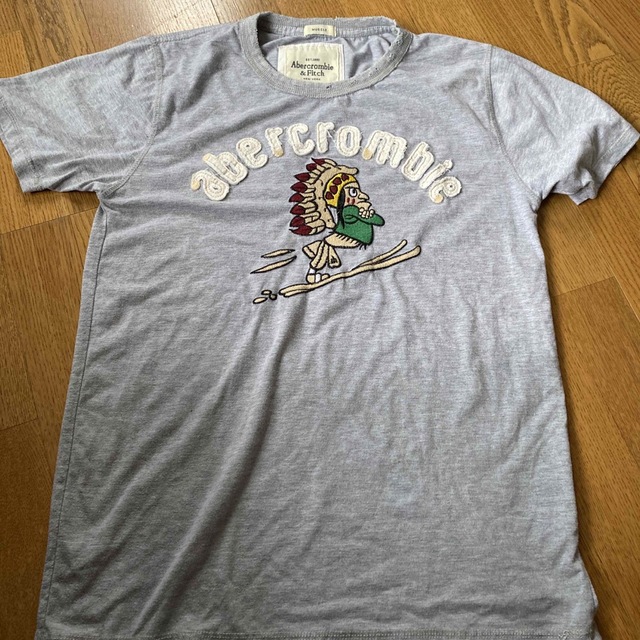 Abercrombie&Fitch(アバクロンビーアンドフィッチ)のメンズ半袖　古着 メンズのトップス(Tシャツ/カットソー(半袖/袖なし))の商品写真