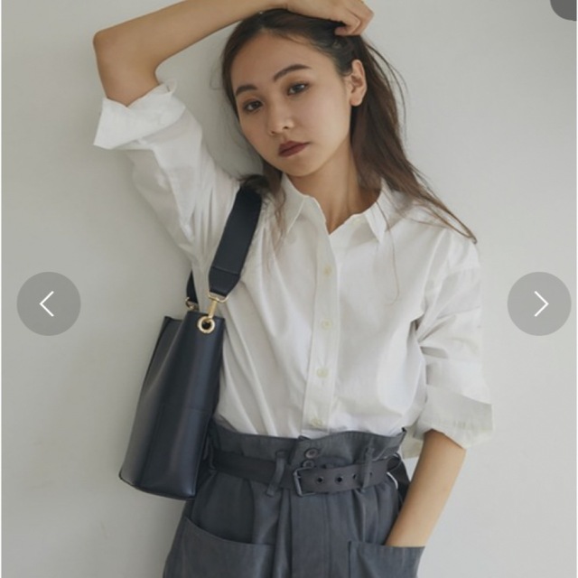 RANDEBOO(ランデブー)のRANDEBOO Petit bucket bag アイボリー レディースのバッグ(ショルダーバッグ)の商品写真