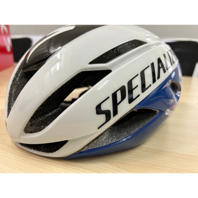 Specialized(スペシャライズド)のlayla0313様　値下げ　ヘルメット スポーツ/アウトドアの自転車(ウエア)の商品写真