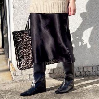 スピックアンドスパン(Spick & Span)のSpick & SpanアセテートサテンIラインスカート38(ロングスカート)