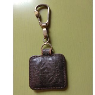 ロエベ(LOEWE)のLOEWEキホルダー＊こげ茶＊(キーホルダー)