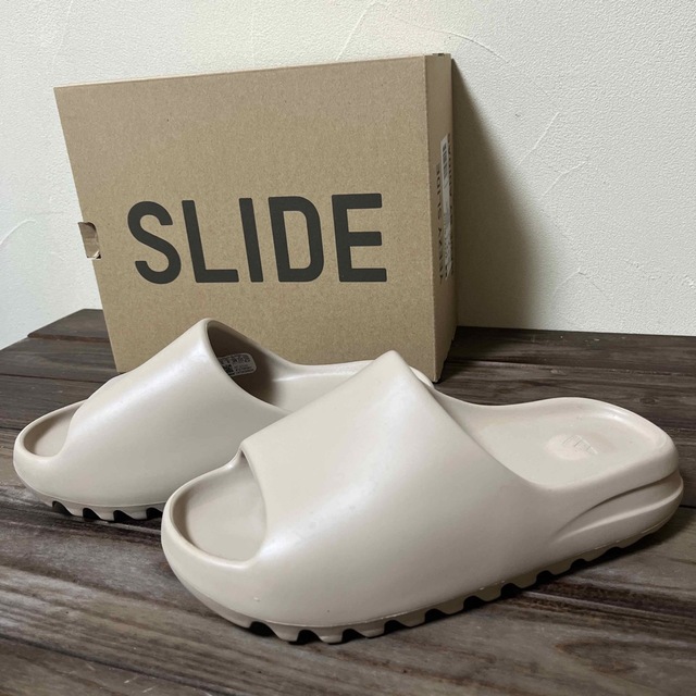 YEEZY（adidas）(イージー)のadidas YEEZY SLIDE メンズの靴/シューズ(スニーカー)の商品写真