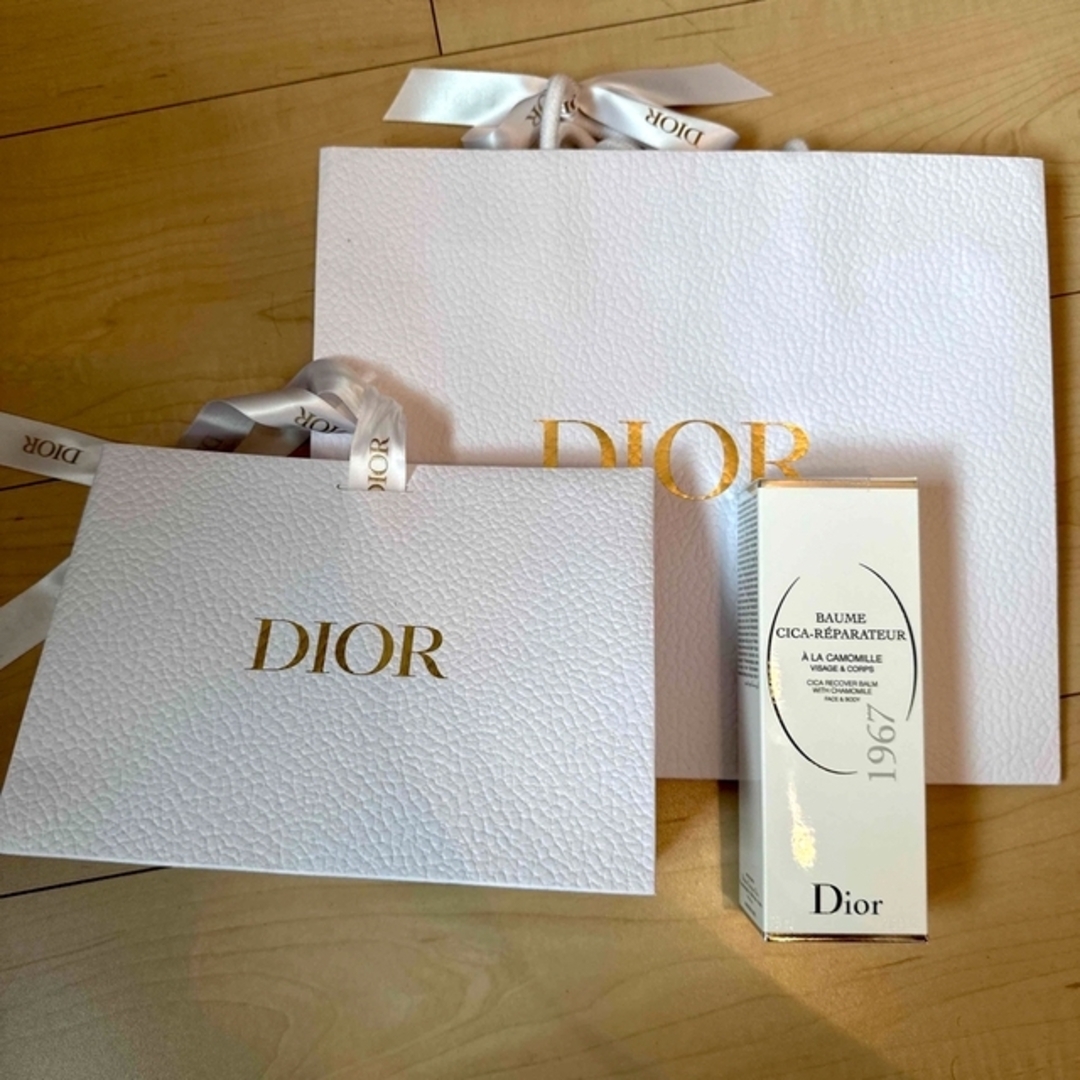 Dior(ディオール)のDIOR シカバーム　新品未開封　ショッパー付 コスメ/美容のボディケア(ボディクリーム)の商品写真