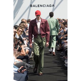 バレンシアガ(Balenciaga)のBALENCIAGA 17ss Skater Pants Khaki 44(チノパン)