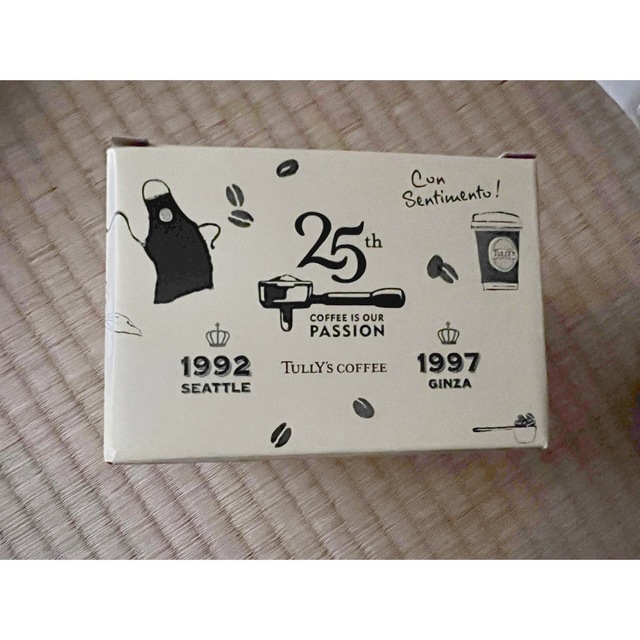 TULLY'S COFFEE(タリーズコーヒー)のタリーズコーヒー　25周年限定　マグカップ インテリア/住まい/日用品のキッチン/食器(グラス/カップ)の商品写真