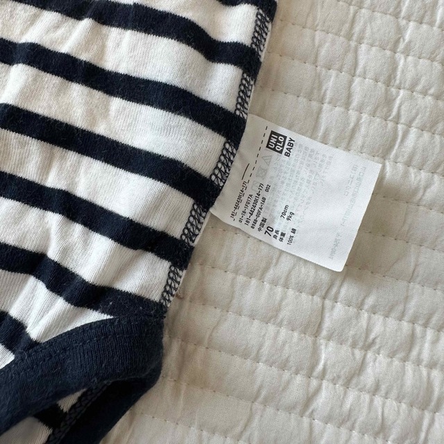 UNIQLO(ユニクロ)の70cm UNIQLO 長袖　ボディスーツ　2枚セット　肌着 キッズ/ベビー/マタニティのベビー服(~85cm)(肌着/下着)の商品写真