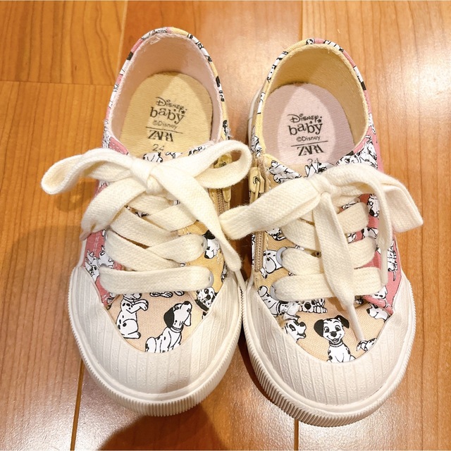 ZARA(ザラ)のZARA 101匹わんちゃん©DISNEY スニーカー キッズ/ベビー/マタニティのキッズ靴/シューズ(15cm~)(スニーカー)の商品写真