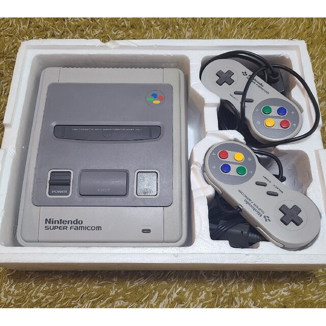 Nintendo スーパーファミコン 本体 SHVC-001 エンタメ/ホビーのゲームソフト/ゲーム機本体(家庭用ゲーム機本体)の商品写真