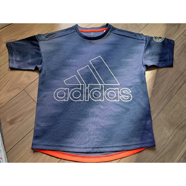 adidas(アディダス)のアディダス　速乾性　Tシャツ キッズ/ベビー/マタニティのキッズ服男の子用(90cm~)(Tシャツ/カットソー)の商品写真